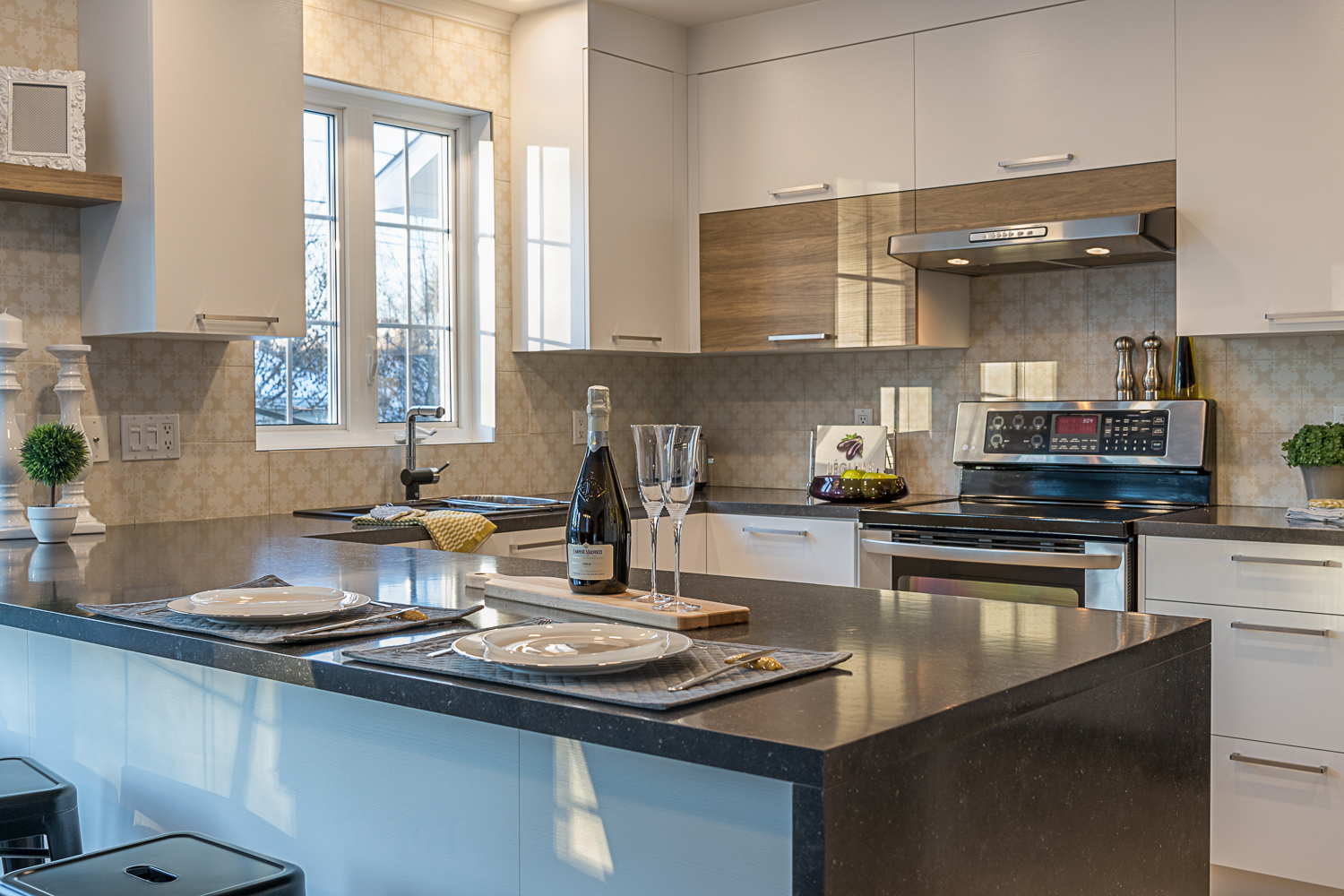 https://www.cuisiconcept.ca/wp-content/uploads/2018/01/Cuisine-contemporaine-par-Cuisiconcept-9.jpg