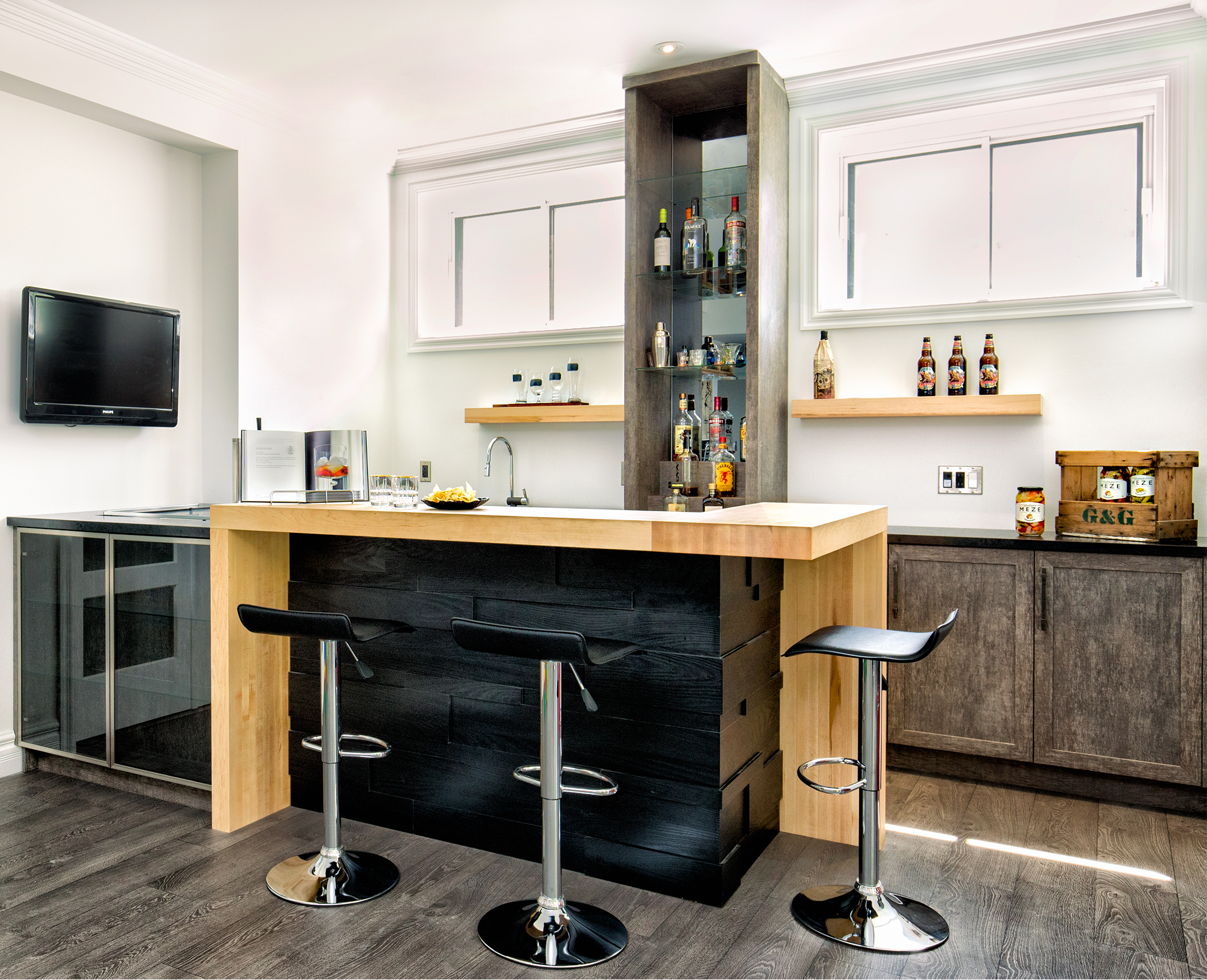 https://www.cuisiconcept.ca/wp-content/uploads/2018/01/Meuble-sur-mesure-bar-sous-sol-Cuisiconcept.jpg