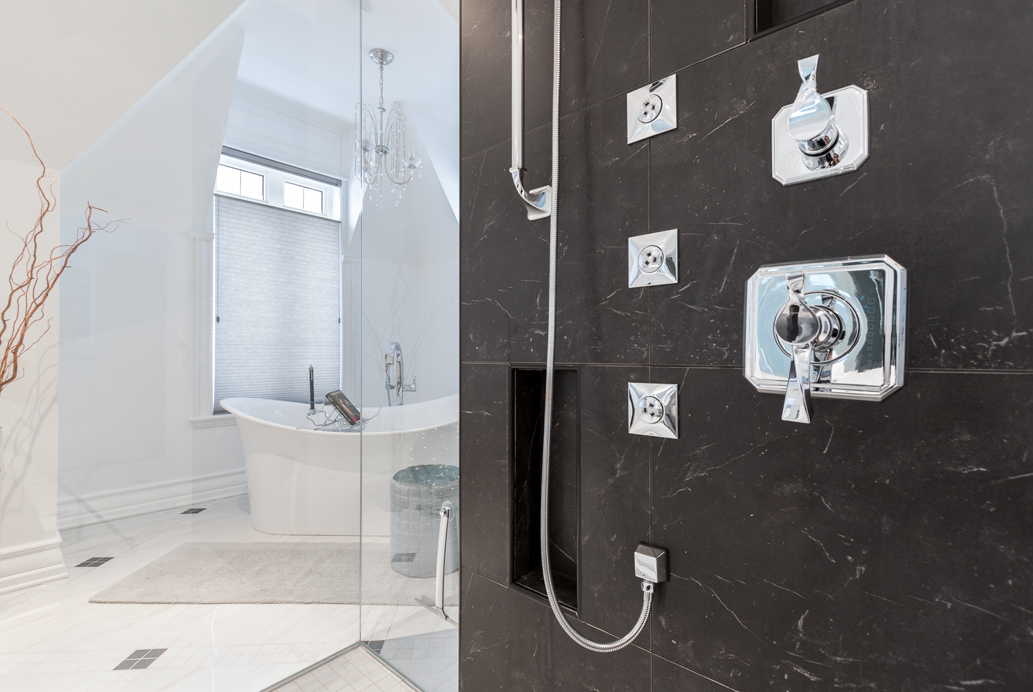 https://www.cuisiconcept.ca/wp-content/uploads/2018/01/SALLE-DE-BAINS-DES-MAITRES-7.jpg