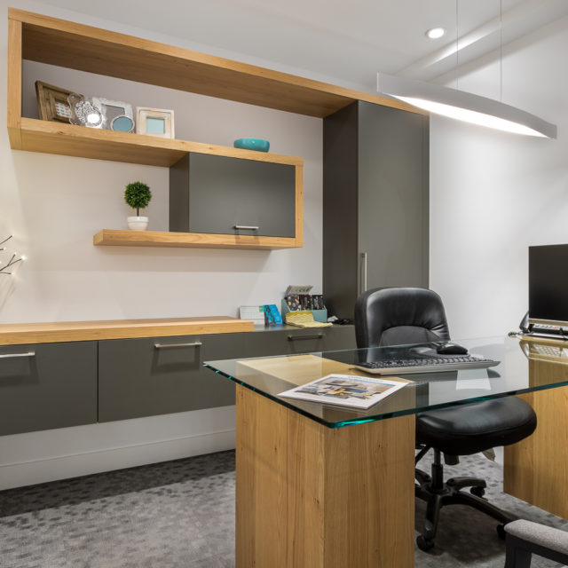 https://www.cuisiconcept.ca/wp-content/uploads/2018/02/Salle-de-montre-modèle-de-mobilier-de-bureau-cuisiconcept-38-640x640.jpg