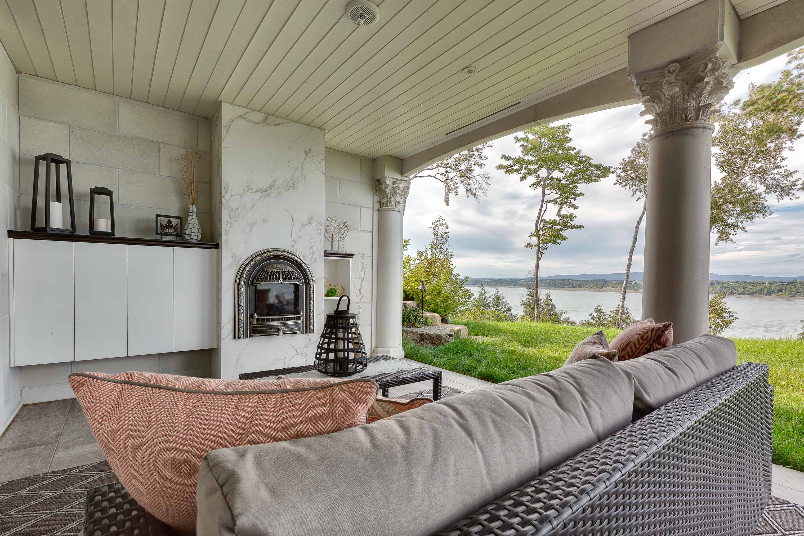 https://www.cuisiconcept.ca/wp-content/uploads/2022/01/ProjetRocPointe-terrasse-8.jpg